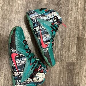 2014 - Nike LeBron 12 Akron Birch XMAS # 707558 363 Men's Size 10 No Box !!